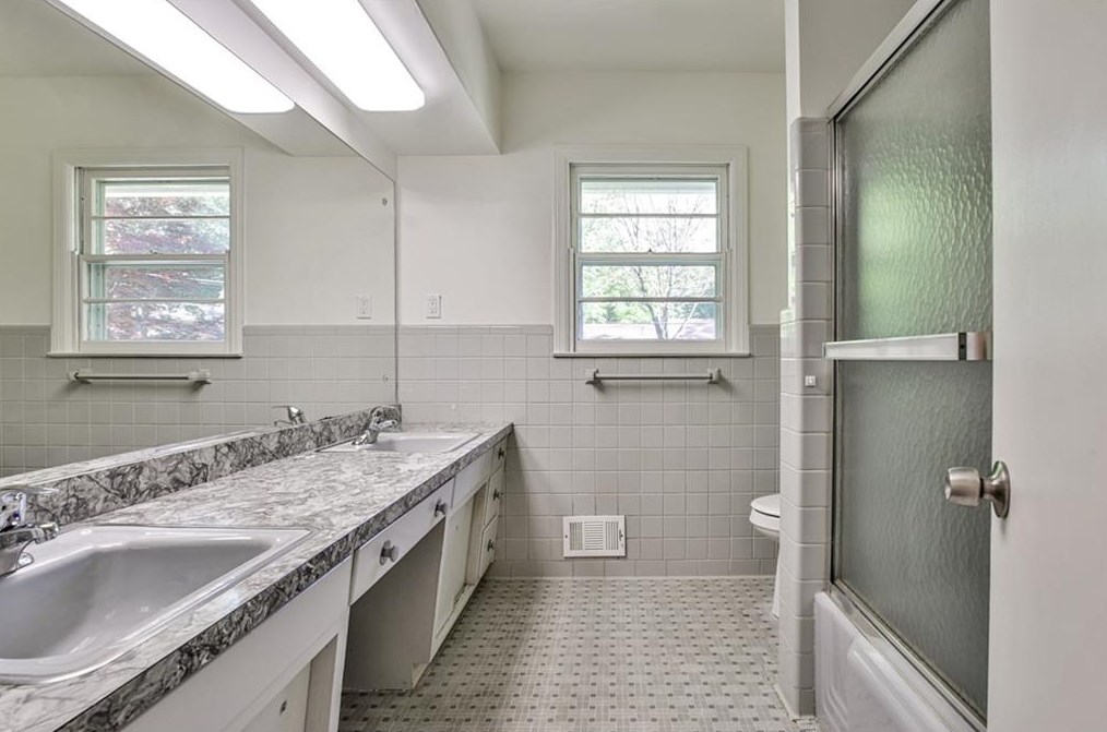 2371 Heather Dr, Decatur GA  30033-2701 exterior