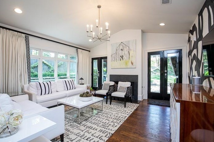 1830 Walthall Dr, Atlanta GA  30318-2647 exterior