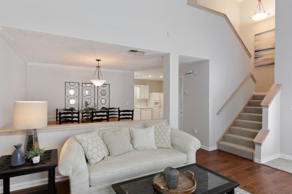 2130 Ashton Dr, Roswell, GA 30076-4200