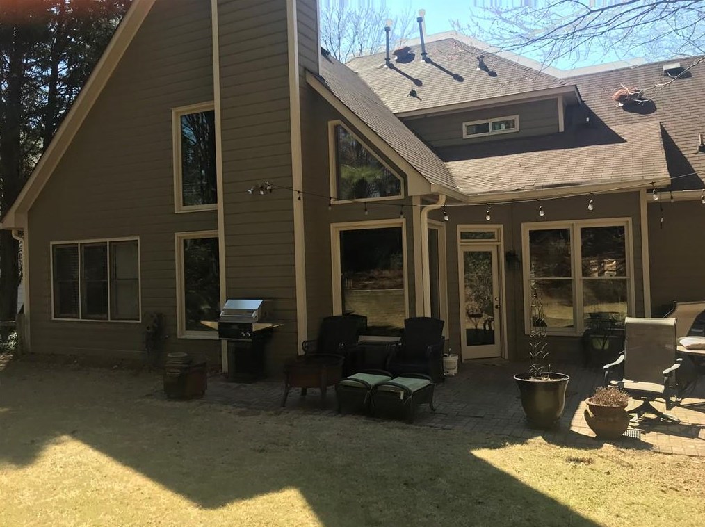 121 W Point Trl, Holly Springs, GA 30189