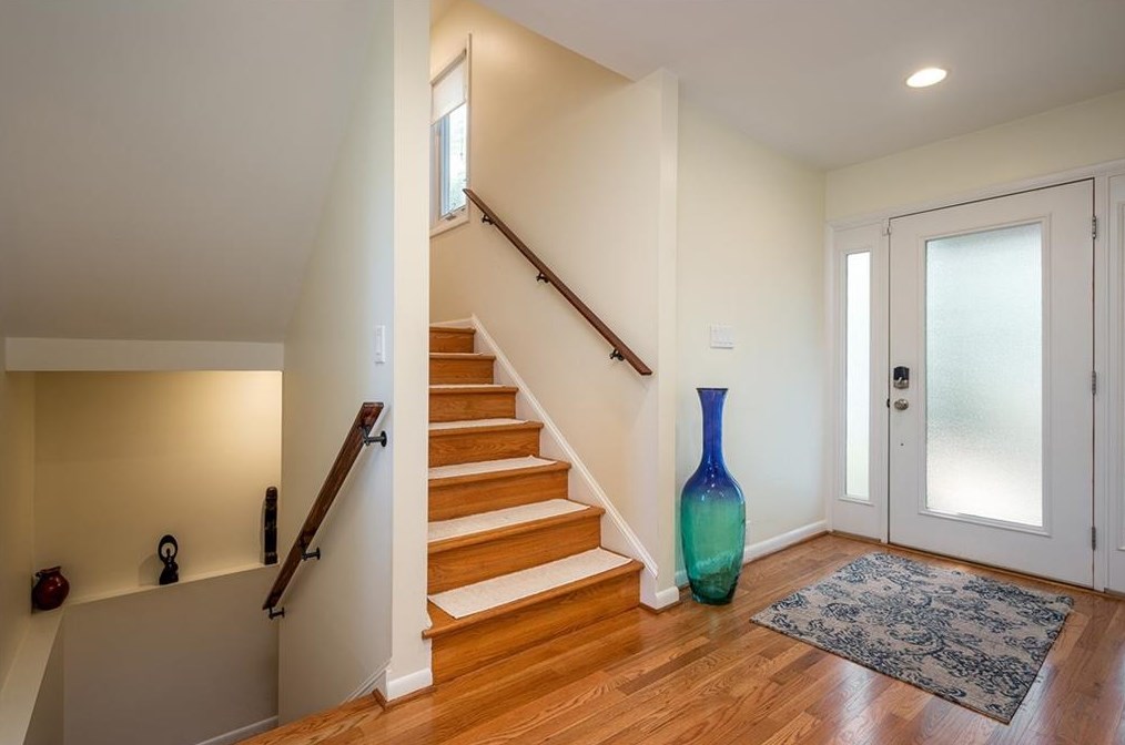 1235 Old Woodbine Rd, Atlanta GA  30319-1039 exterior