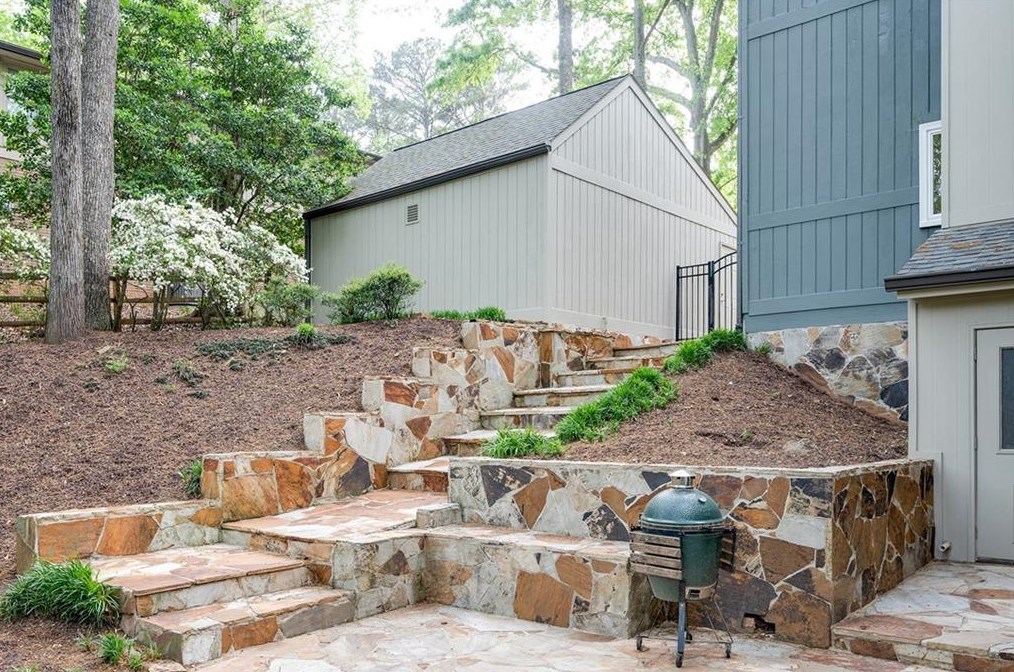 1235 Old Woodbine Rd, Atlanta GA  30319-1039 exterior