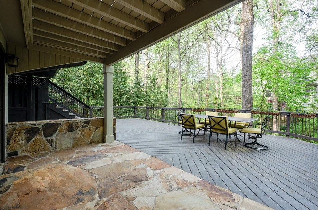 1235 Old Woodbine Rd, Atlanta GA  30319-1039 exterior