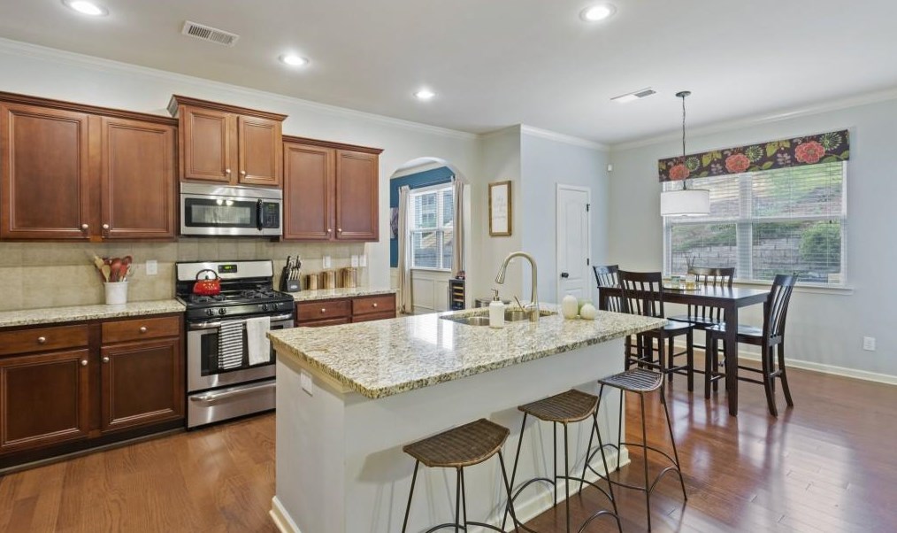 5015 Groover Dr, Smyrna GA  30080-7221 exterior