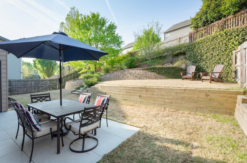 5015 Groover Dr, Smyrna GA  30080-7221 exterior