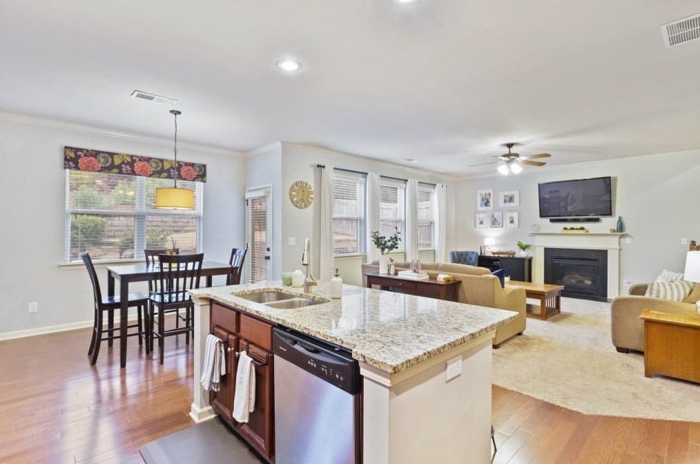 5015 Groover Dr, Smyrna GA  30080-7221 exterior