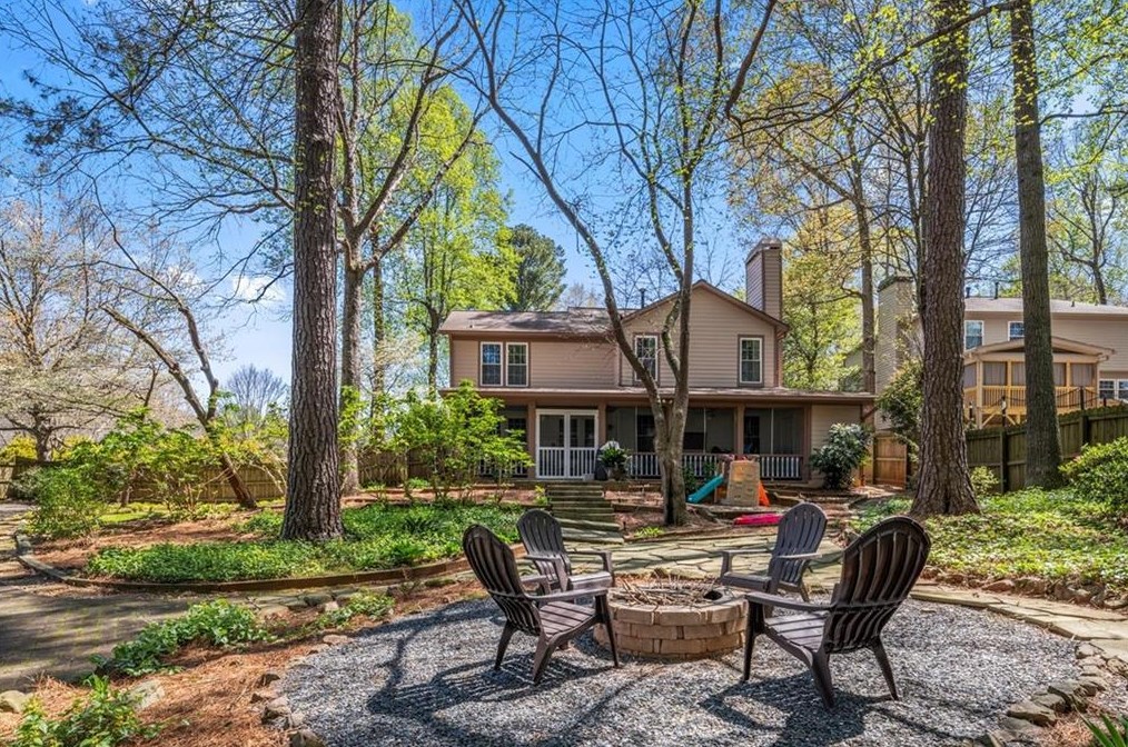 12150 Wallace Woods Ln, Alpharetta, GA 30004-4086