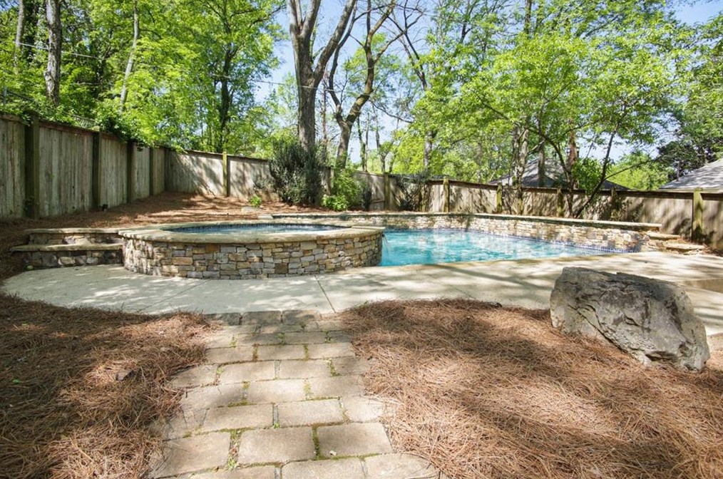 1972 Whittier Ave, Atlanta GA  30318-1049 exterior