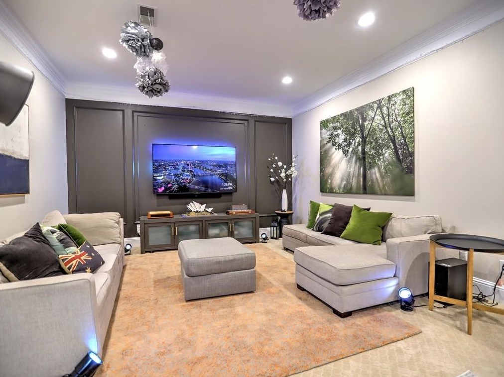 3163 Windsor Lake Dr, Atlanta GA  30319-2374 exterior