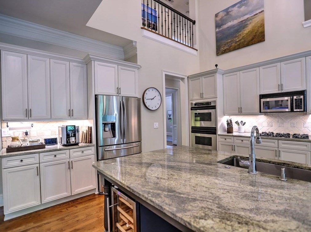 3163 Windsor Lake Dr, Atlanta GA  30319-2374 exterior