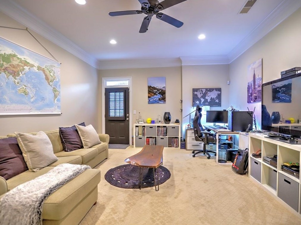 3163 Windsor Lake Dr, Atlanta GA  30319-2374 exterior