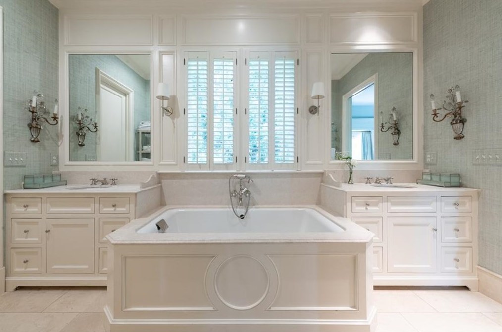 2841 Vernon Rd, Atlanta GA  30305-2934 exterior