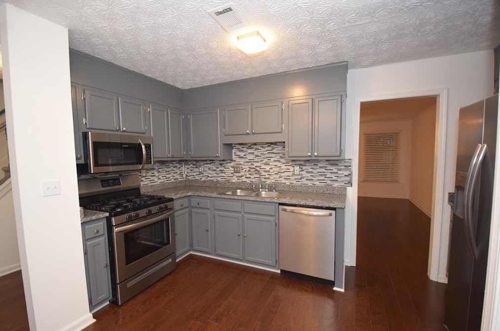 5592 Wells Cir, Stone Mountain, GA 30087