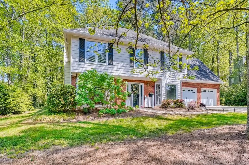 11585 Laurel Lake Dr, Roswell, GA 30075-2175