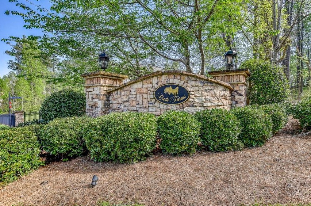 908 Carriage Path, Smyrna GA  30082-4761 exterior