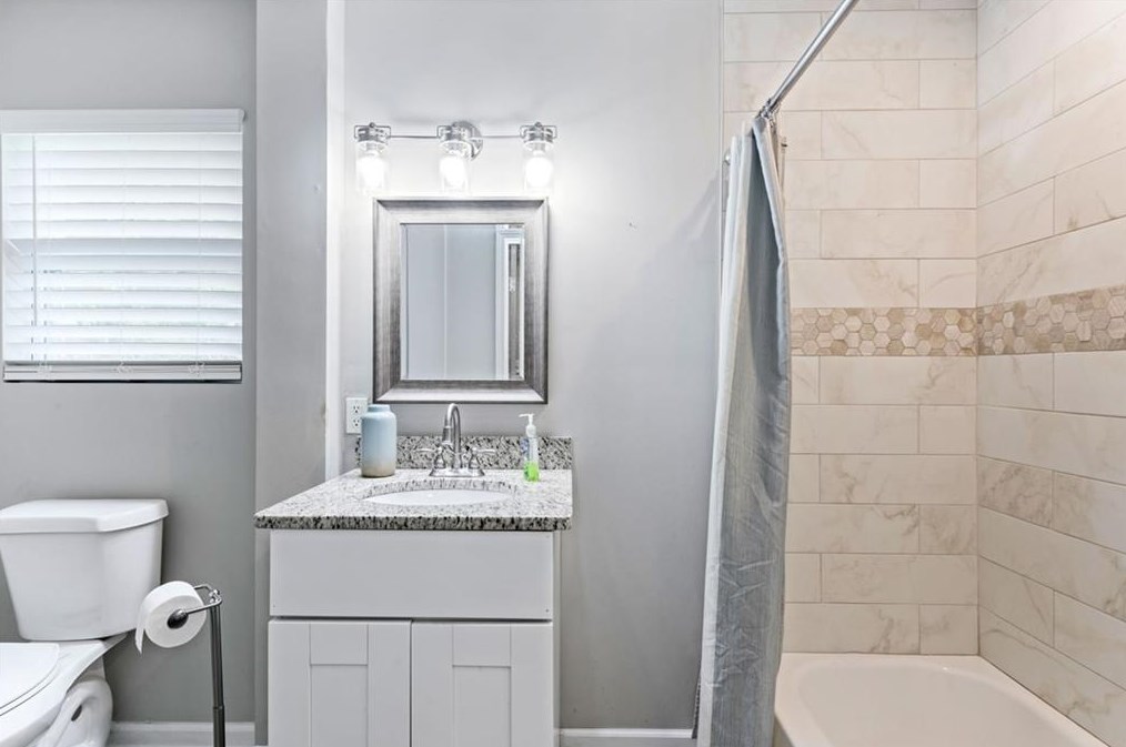 1955 Glenmar Dr, Decatur GA  30032-5147 exterior