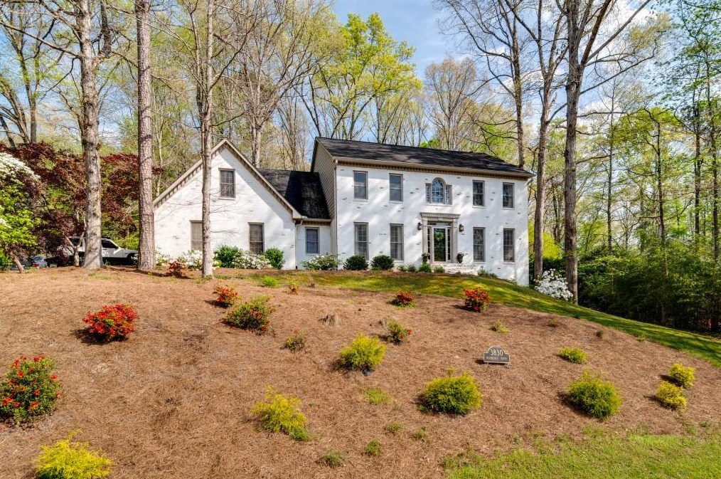 3830 Windhurst Dr, Lilburn, GA 30047