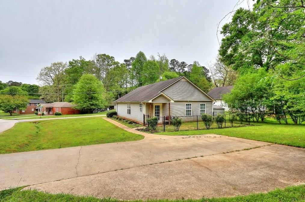 141 Mountainview Dr, Monroe, GA 30655