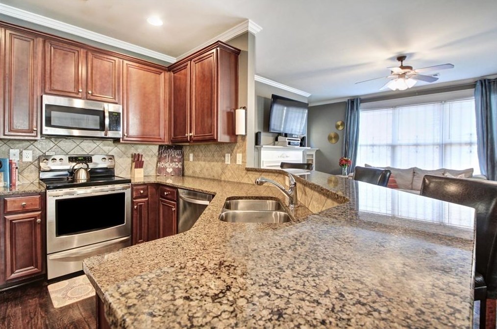 225 Washington Manor Dr, Atlanta GA  30314-2864 exterior
