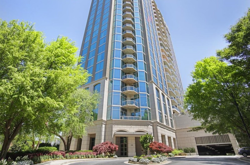 2795 Peachtree Rd, Atlanta GA  30305-3671 exterior