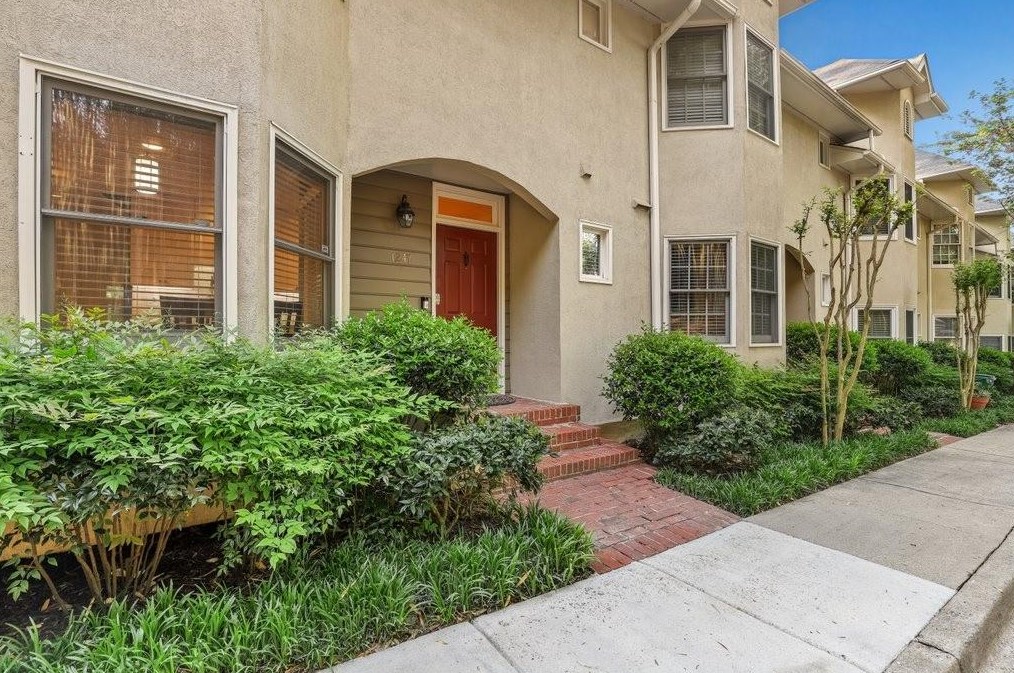 1247 Oak Park Dr, Atlanta, GA 30306-2600