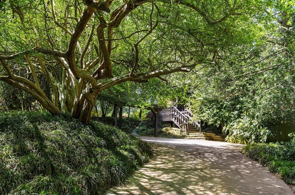 110 Peachtree Way, Atlanta, GA 30305-3738