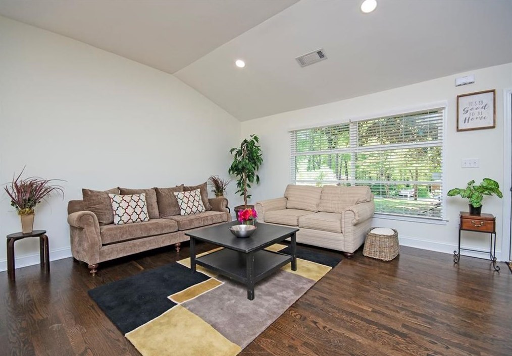 3145 Pinehill Dr, Decatur GA  30032-2801 exterior