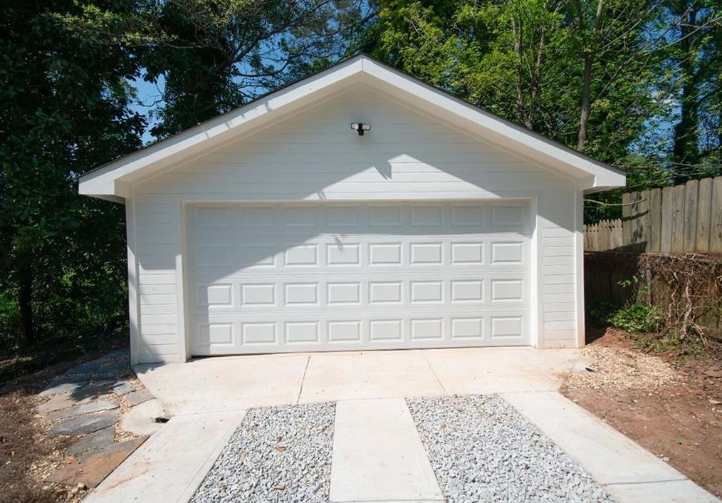 3145 Pinehill Dr, Decatur, GA 30032-2801