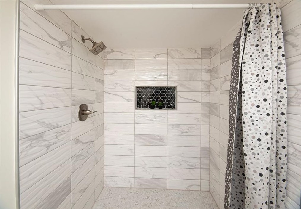 3145 Pinehill Dr, Decatur GA  30032-2801 exterior