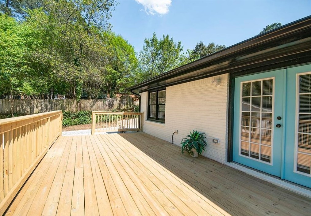 3145 Pinehill Dr, Decatur GA  30032-2801 exterior