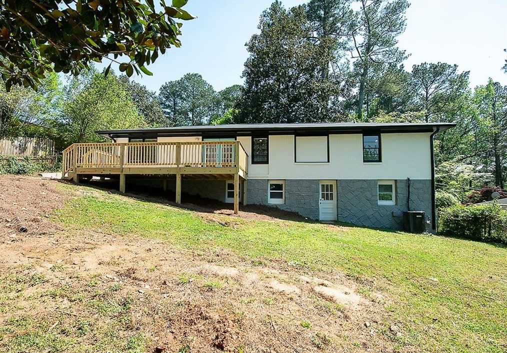 3145 Pinehill Dr, Decatur GA  30032-2801 exterior