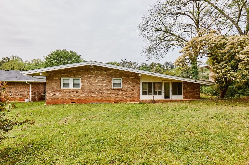 2428 Parkland Dr, Decatur GA  30032-6236 exterior