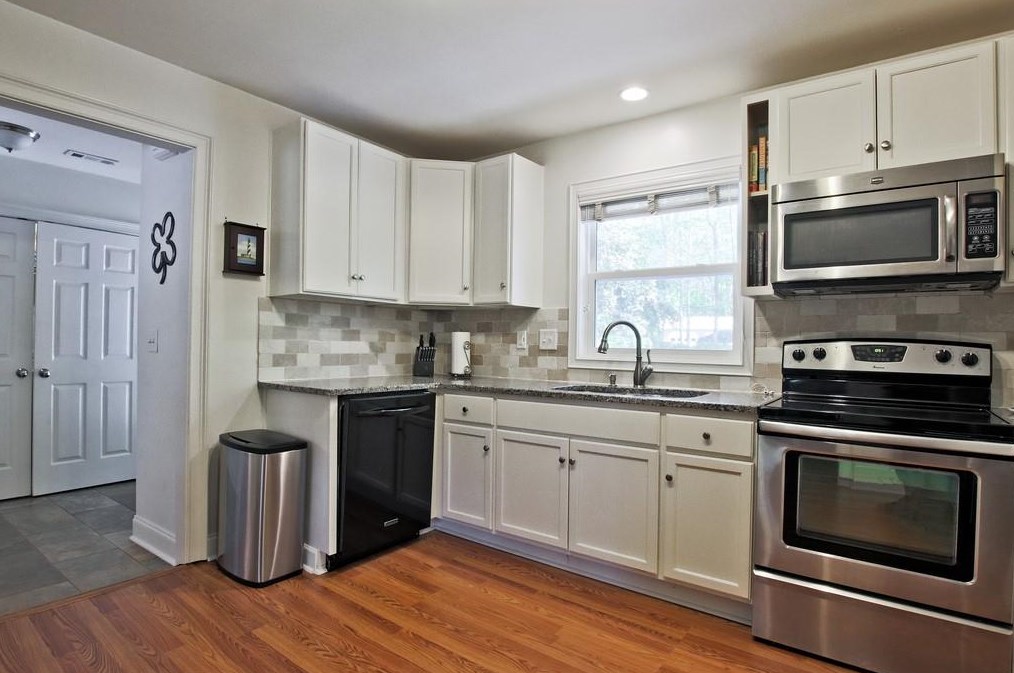 3565 Hickory Cir, Smyrna GA  30080-5613 exterior