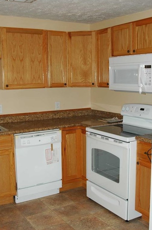 2823 Joyce Ave, Decatur GA  30032-4323 exterior