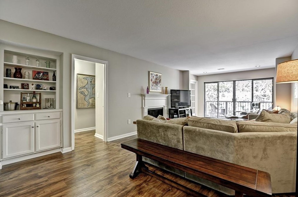 4211 Pine Heights Dr, Atlanta GA  30324-2849 exterior