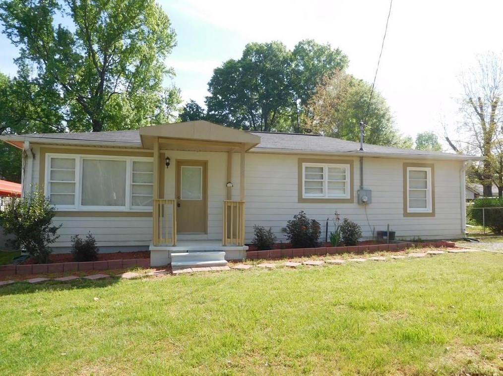 130 Victor St, Calhoun, GA 30701-2724