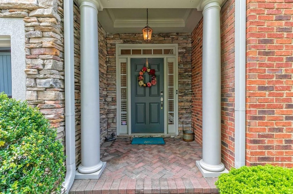 5452 Wentworth St, Atlanta GA  30342-1987 exterior