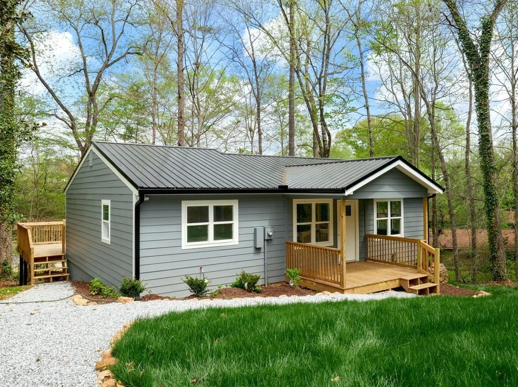 209 Wildwood Cir, Clarkesville, GA 30523