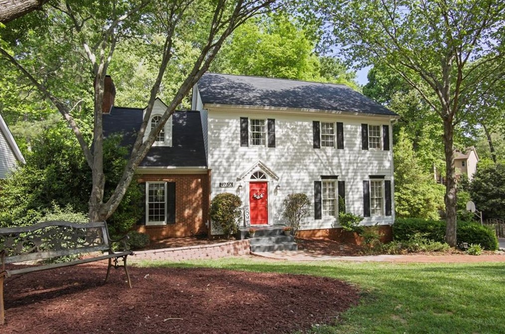 9750 Summer Oaks Dr, Roswell, GA 30076-2634