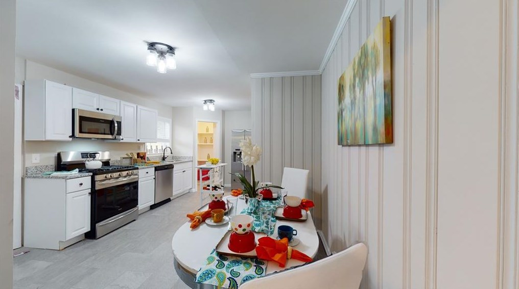 1530 Woodland Cir, Atlanta GA  30316-3160 exterior