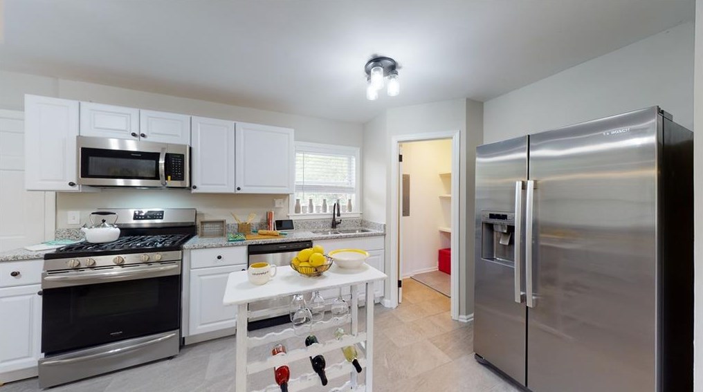 1530 Woodland Cir, Atlanta GA  30316-3160 exterior