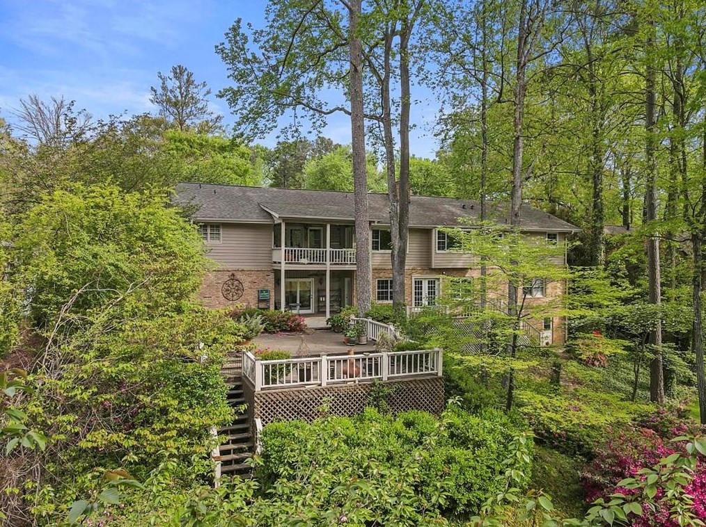 1401 Ragley Hall Rd, Atlanta GA  30319-2517 exterior