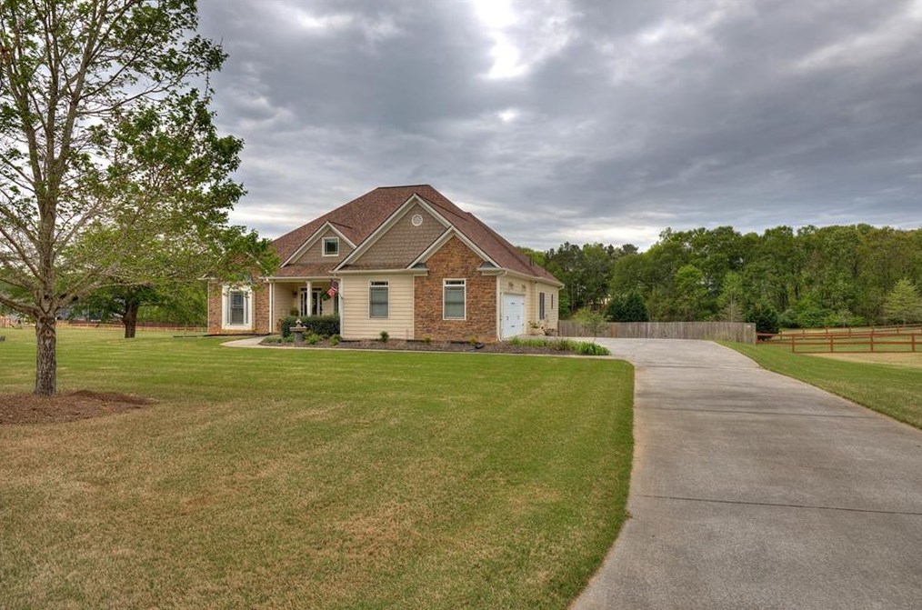 24 Riverview Trl, Euharlee, GA 30145-2894