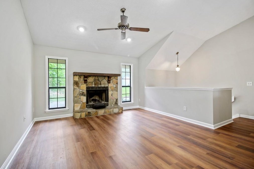 123 Timothy Ln Nw, Lilburn, GA 30047