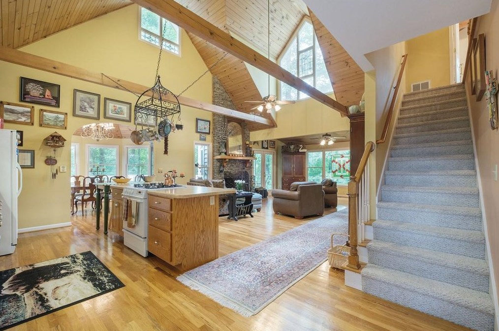 1355 Walnut Ridge, Ellijay, GA 30536