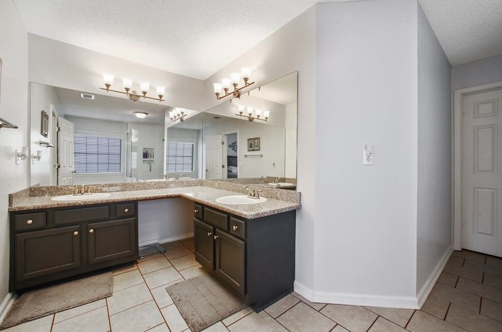 2939 Cottesford Way, Smyrna GA  30080-2191 exterior