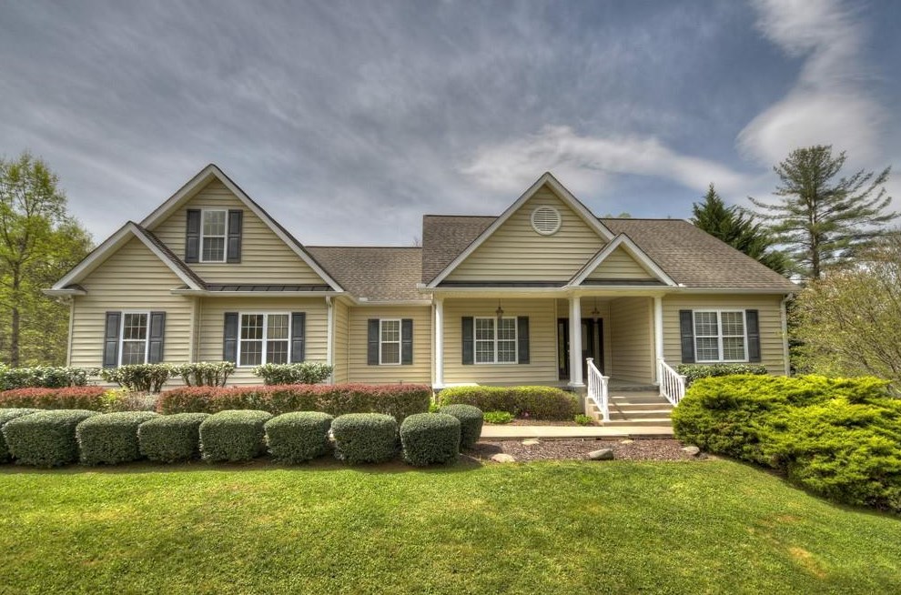115 Fitts Ct, Blue Ridge, GA 30513-5768