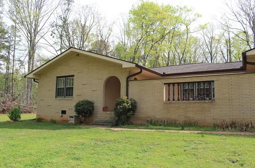 3700 Carriage Ln, Douglasville, GA 30135-3424