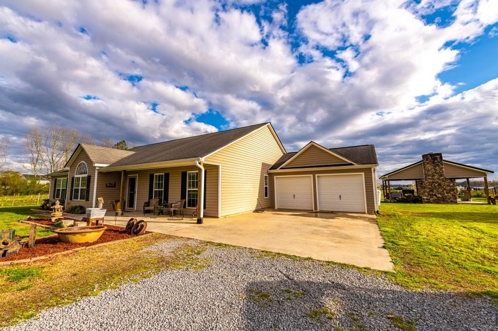 355 County Line Rd, Resaca, GA 30735-6448