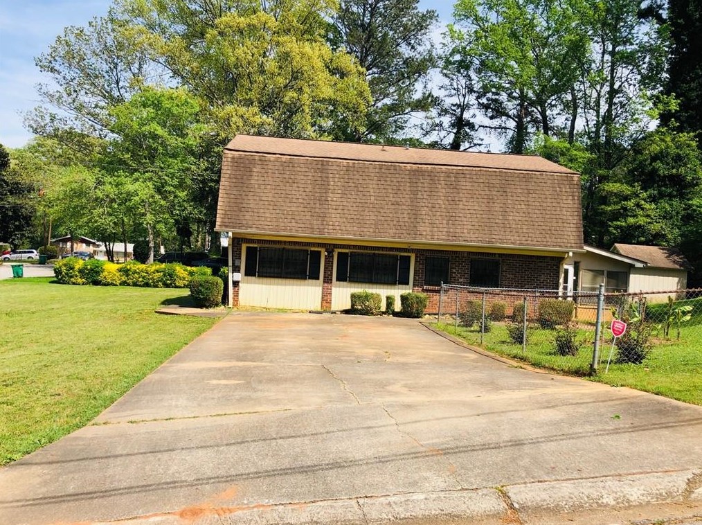 2379 Tiffany Cir, Decatur, GA 30035-3316